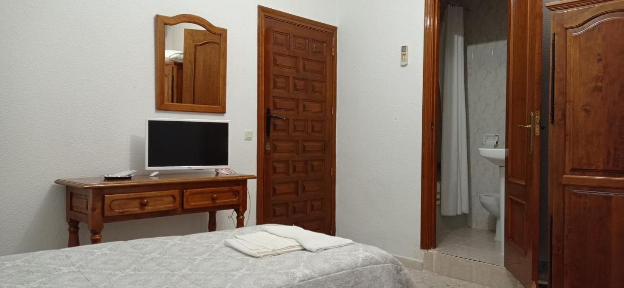 Hostal Gran Capitán Bargas Esterno foto