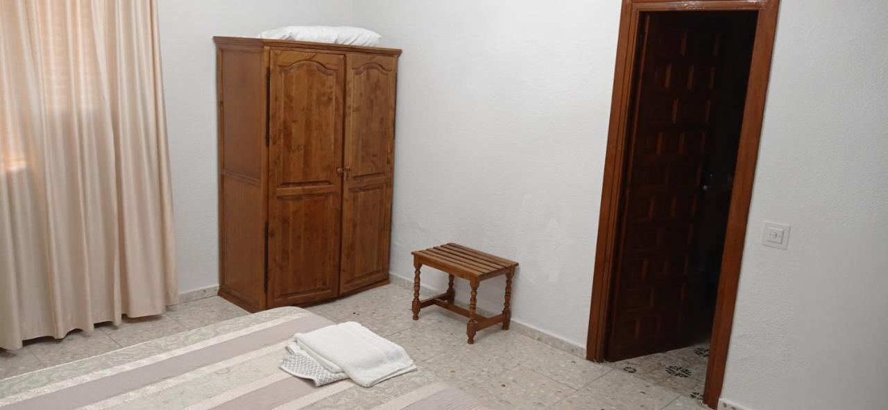 Hostal Gran Capitán Bargas Esterno foto